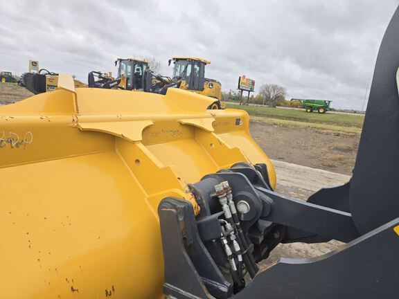 2023 John Deere 544P