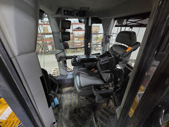 2022 John Deere 844L