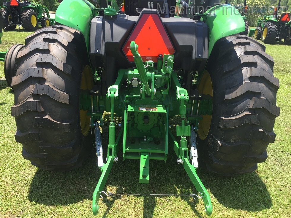2021 John Deere 5045E Image 3