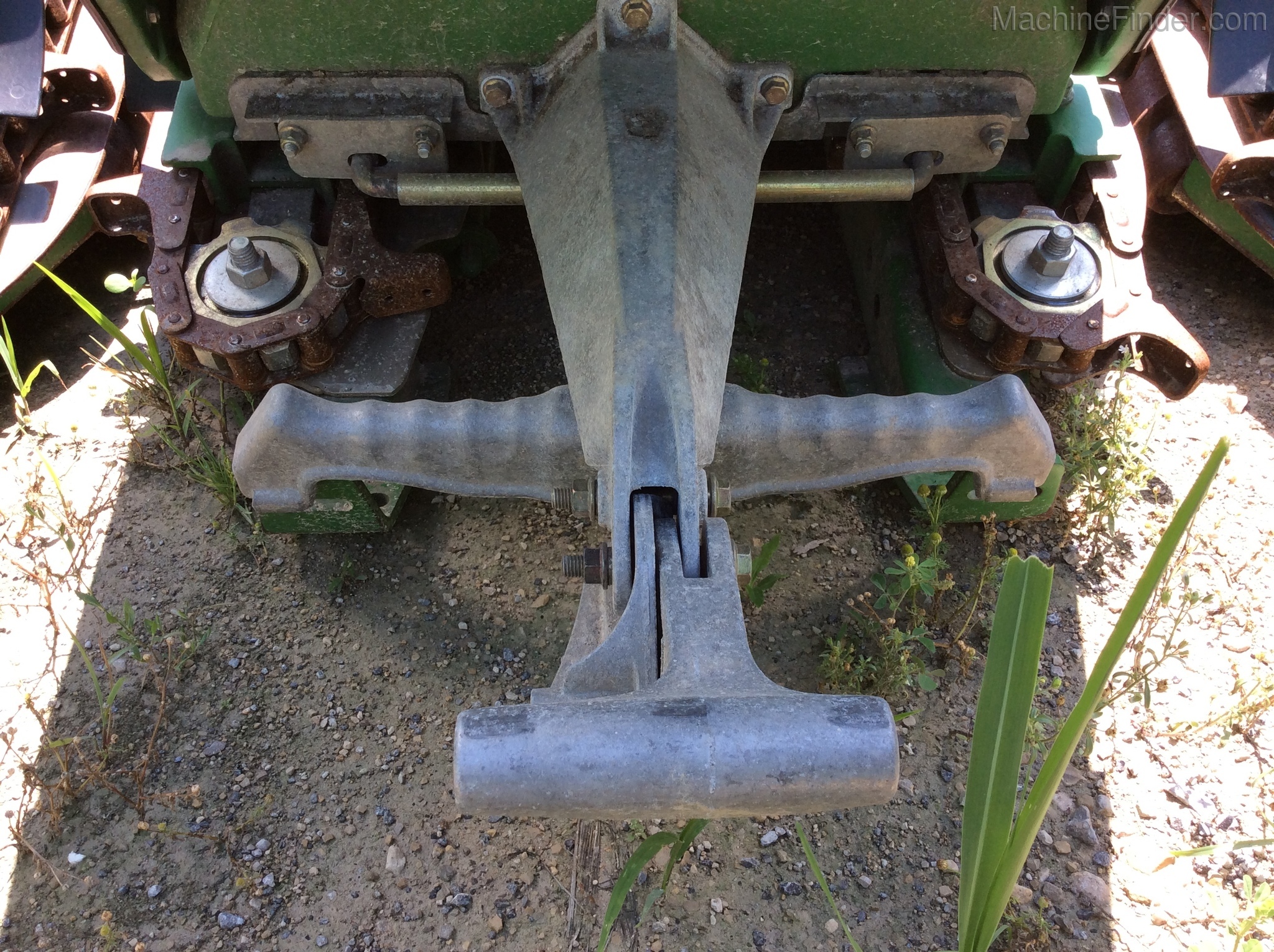 2011 John Deere 608C Image 3