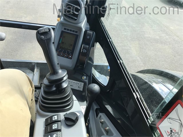 2020 John Deere 50G CAB Image 10