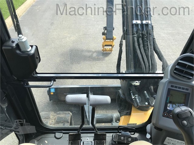 2020 John Deere 50G CAB Image 11