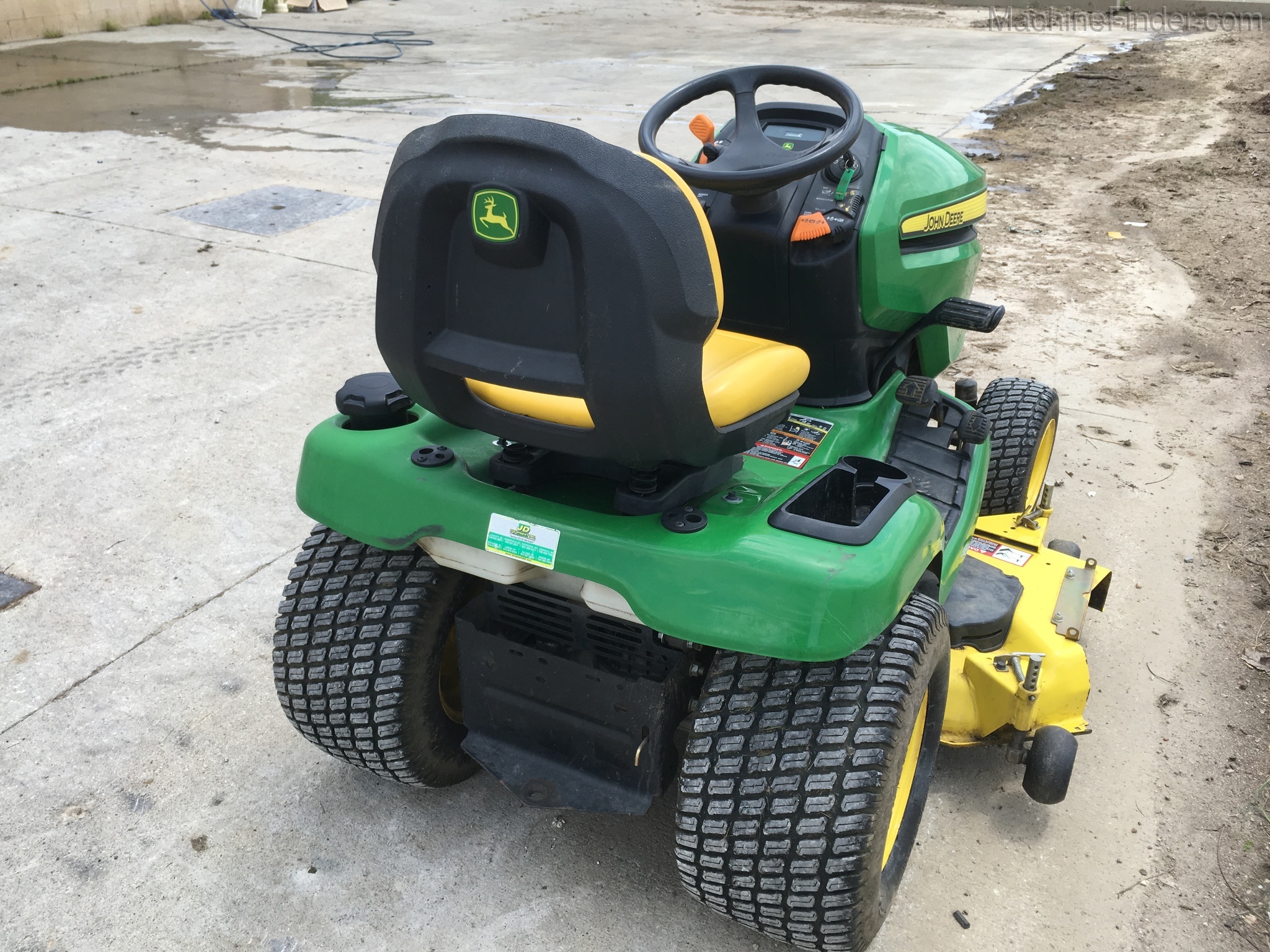 2014 John Deere X320 Image 4