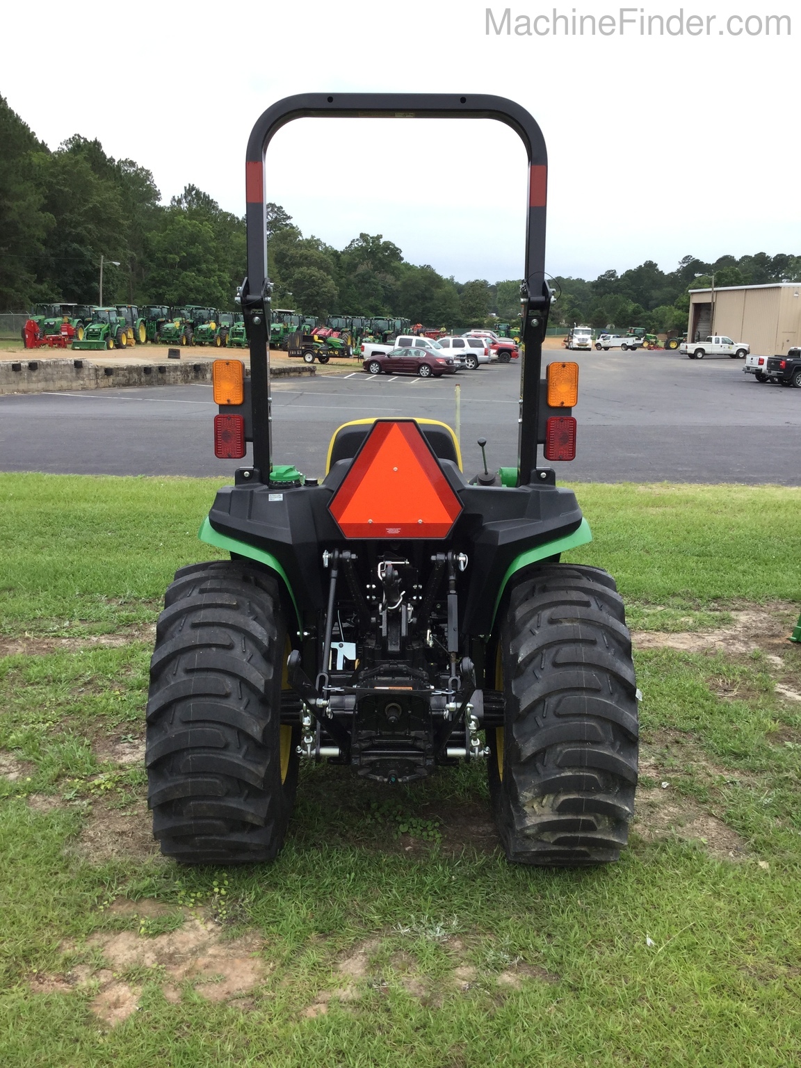 2020 John Deere 3032E Image 5