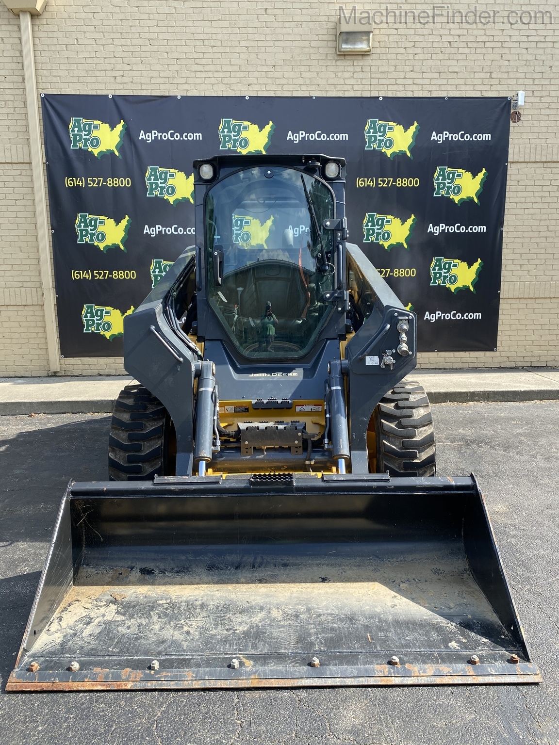 2017 John Deere 330G Image 2