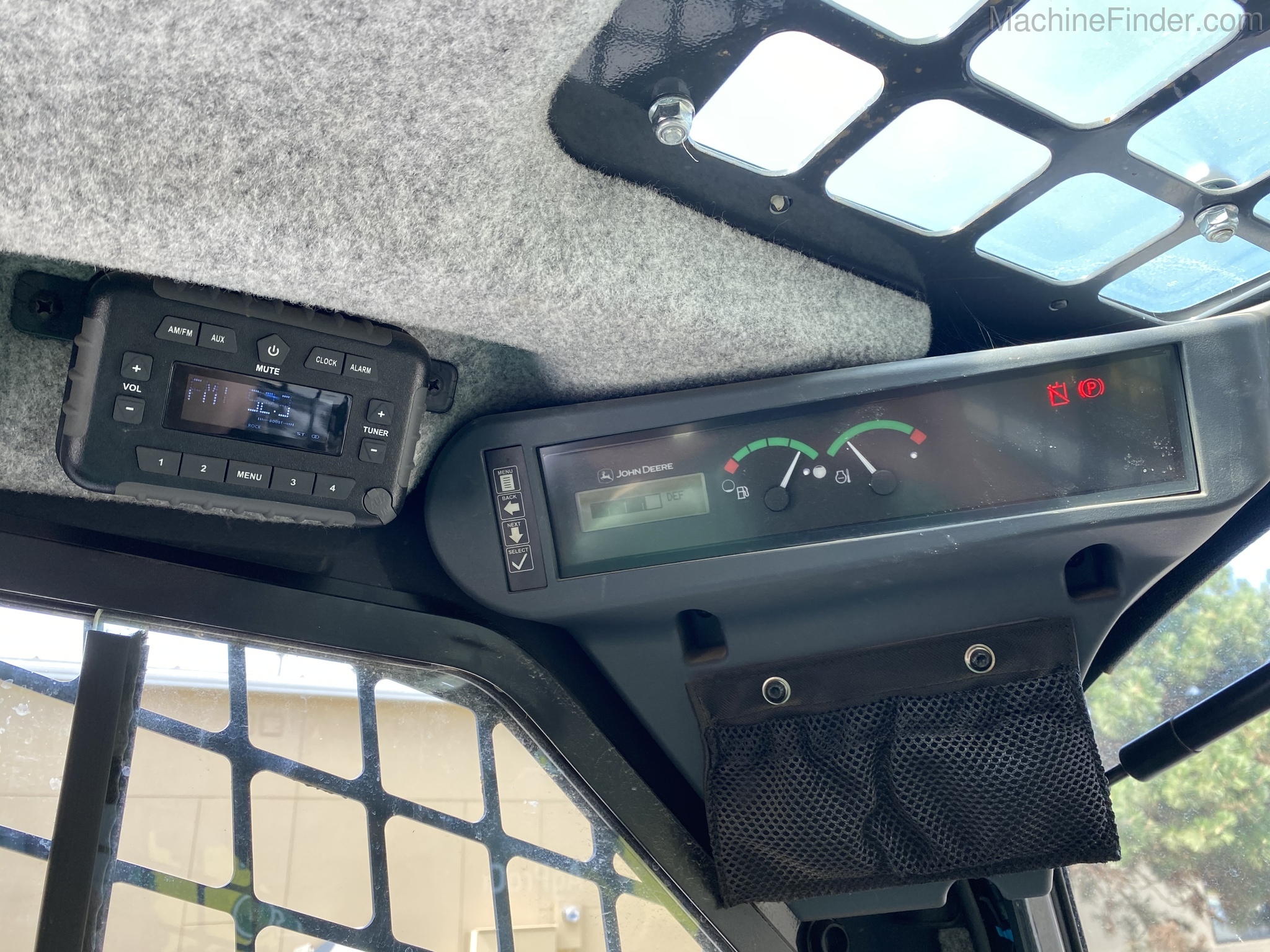 2017 John Deere 330G Image 8