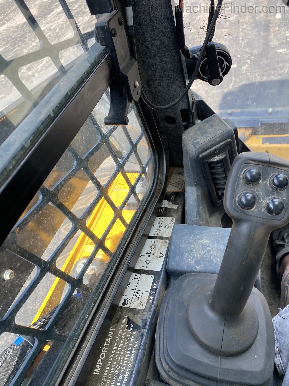 2017 John Deere 330G Image 5