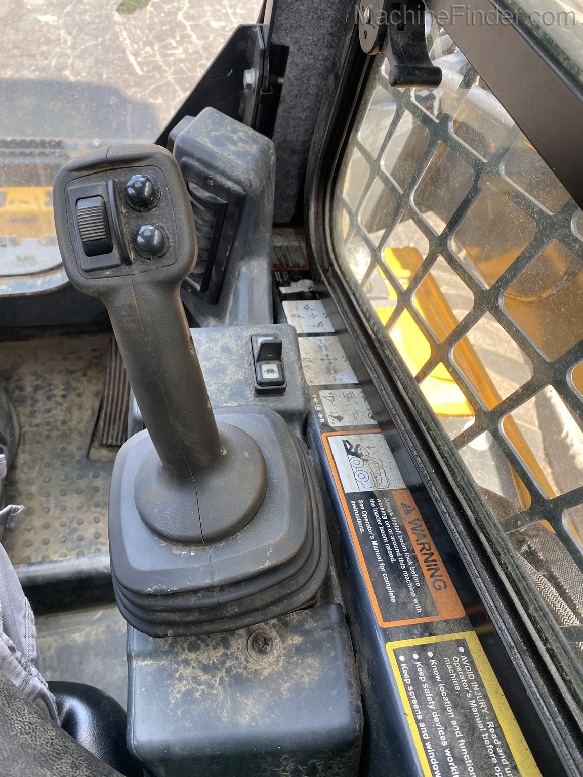 2017 John Deere 330G Image 7