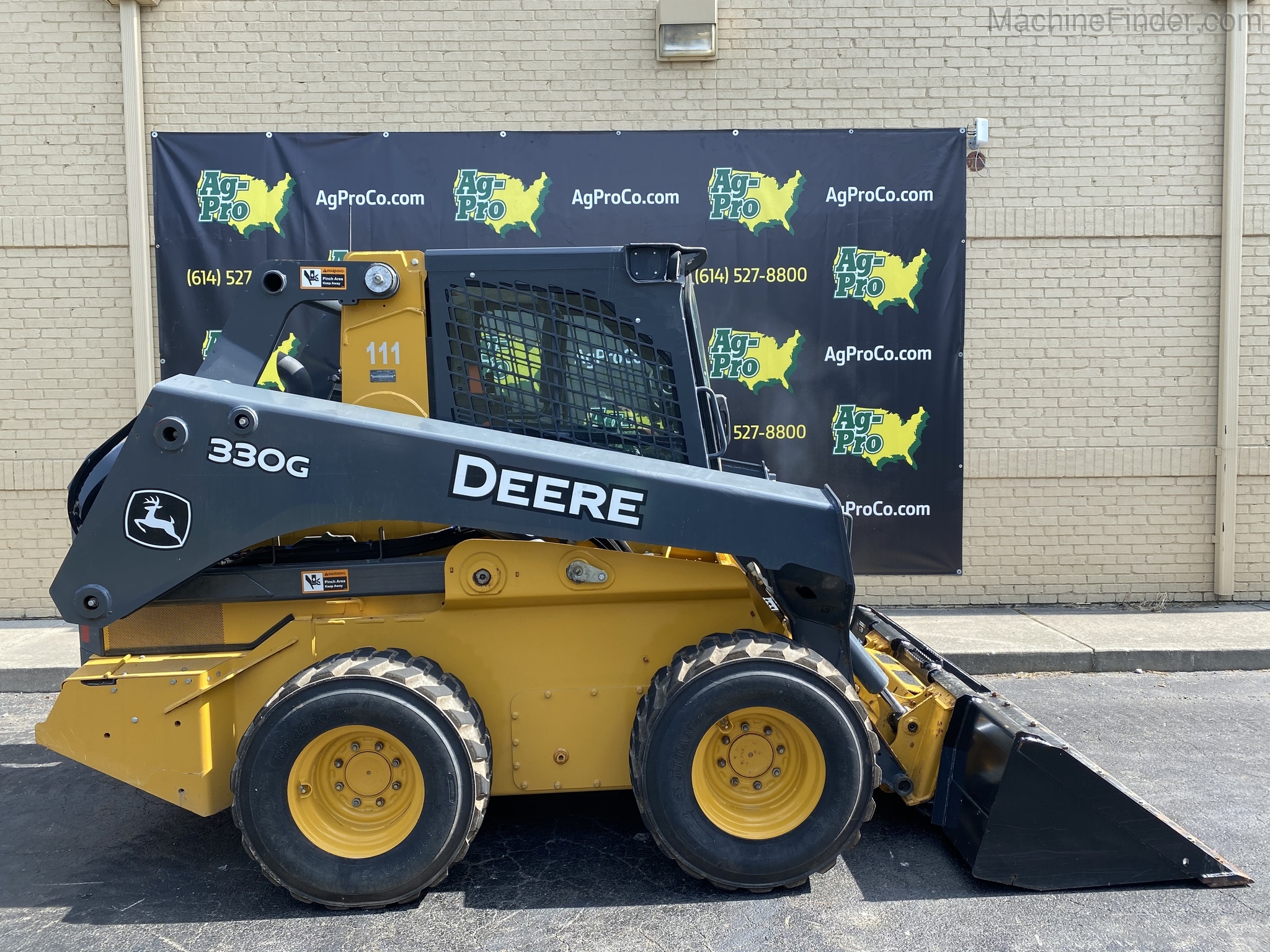 2017 John Deere 330G Image 3