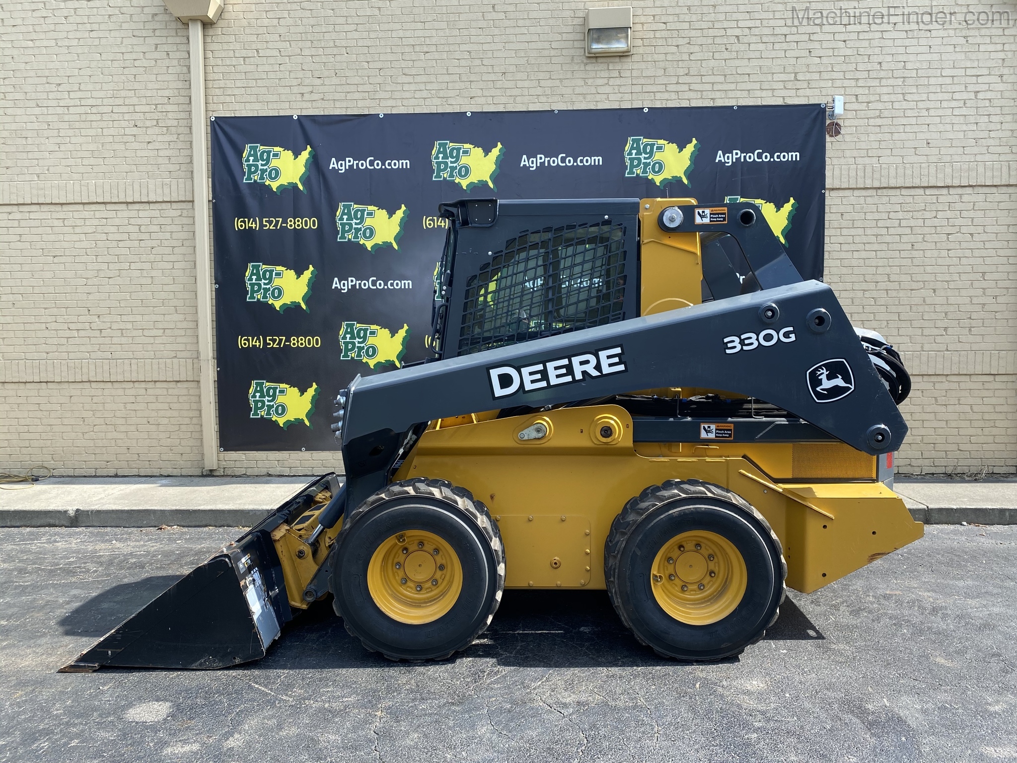 2017 John Deere 330G Image 9
