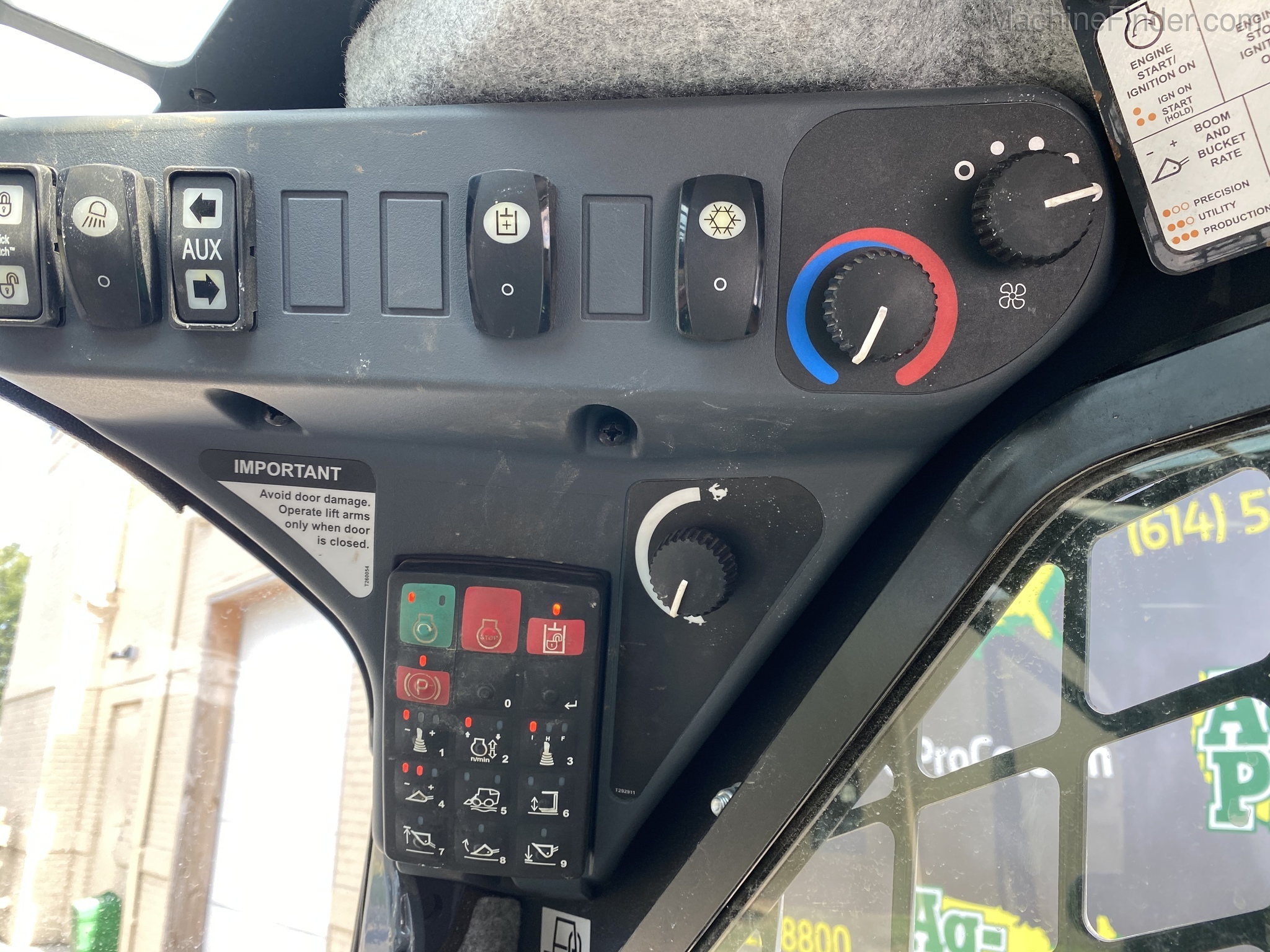 2017 John Deere 330G Image 6