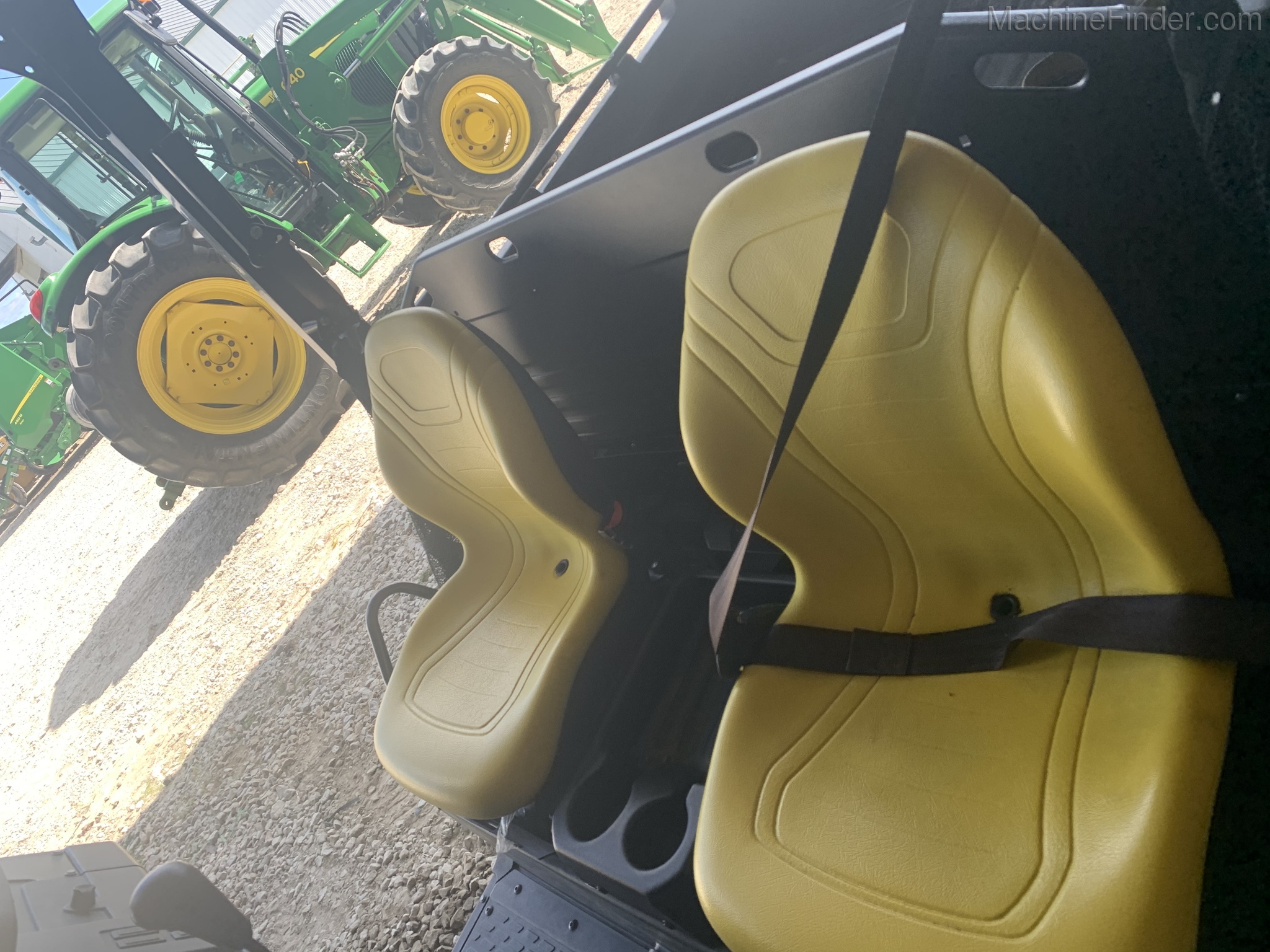 2019 John Deere XUV835M Image 2
