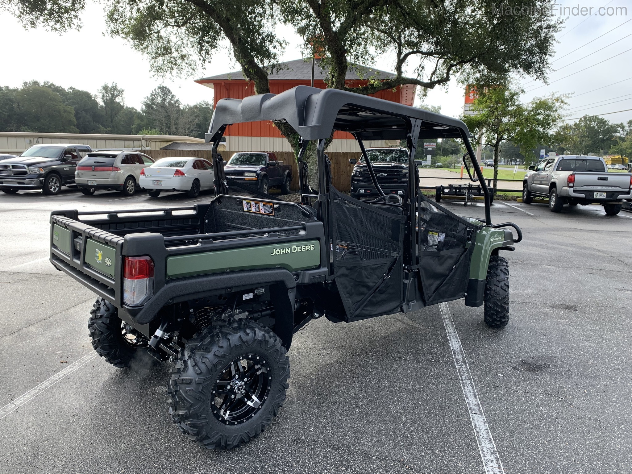 2020 John Deere 825M Image 4