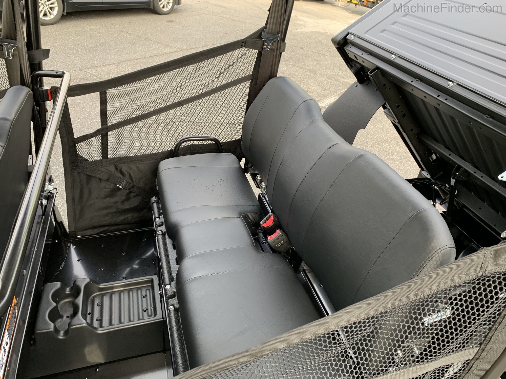 2020 John Deere 825M Image 8