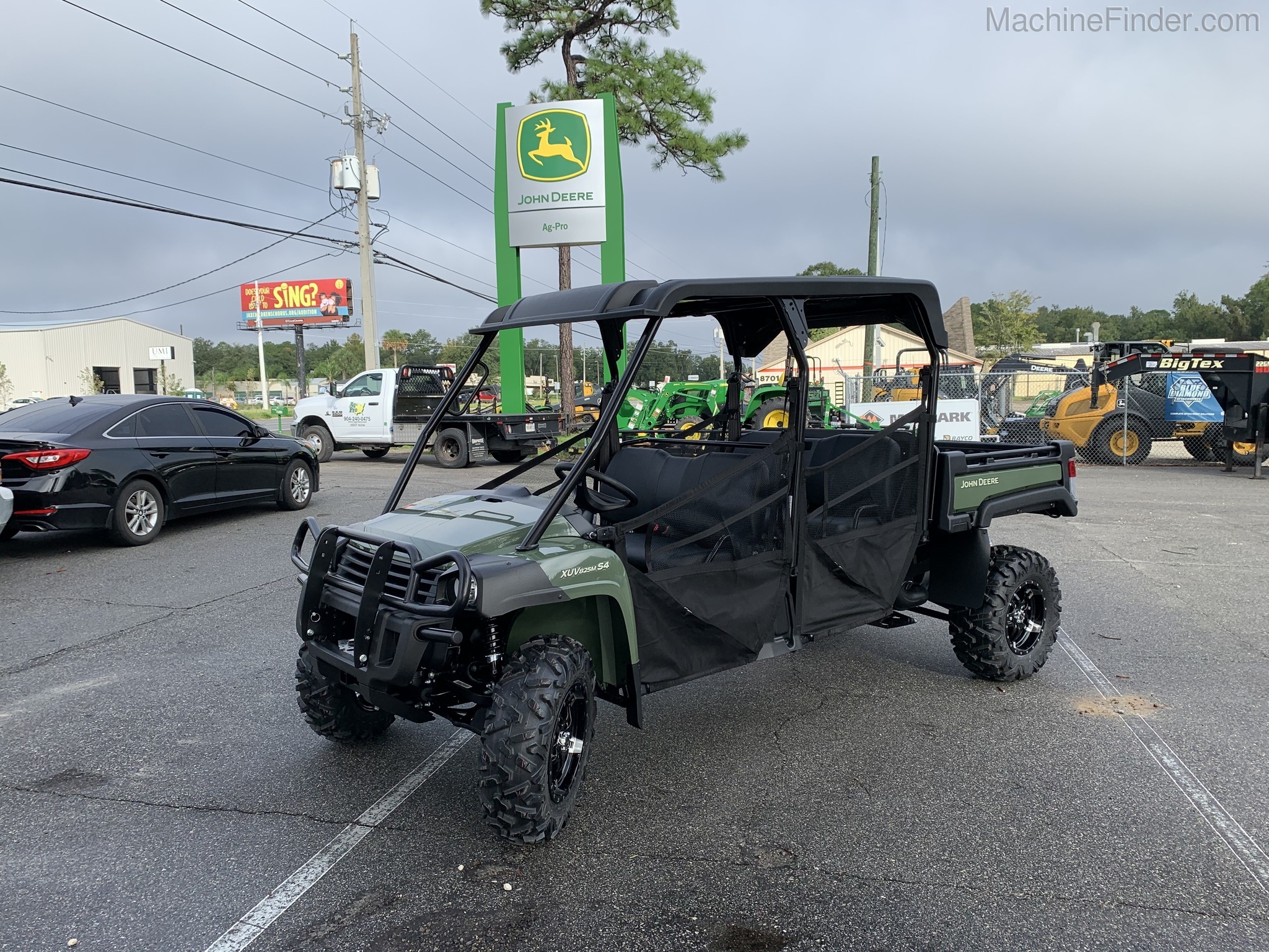 2020 John Deere 825M Image 1