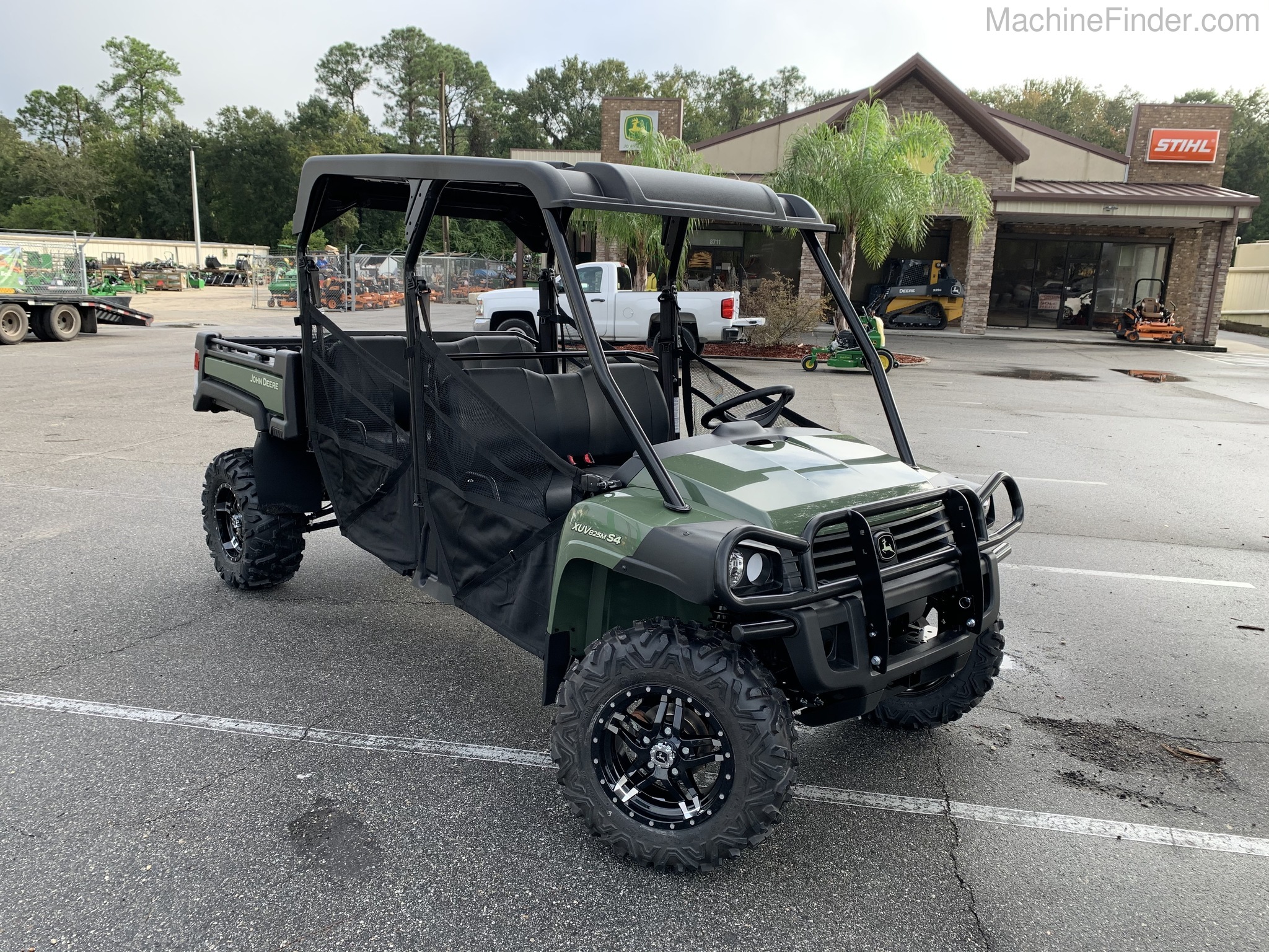 2020 John Deere 825M Image 3