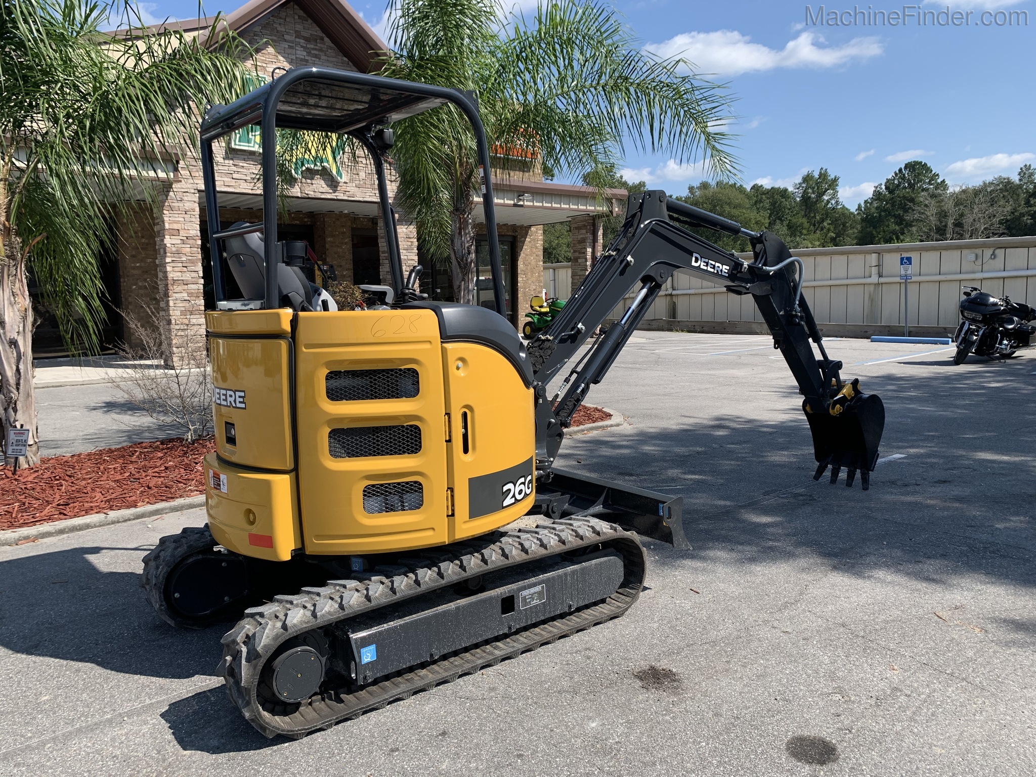 2020 John Deere 26G Image 6