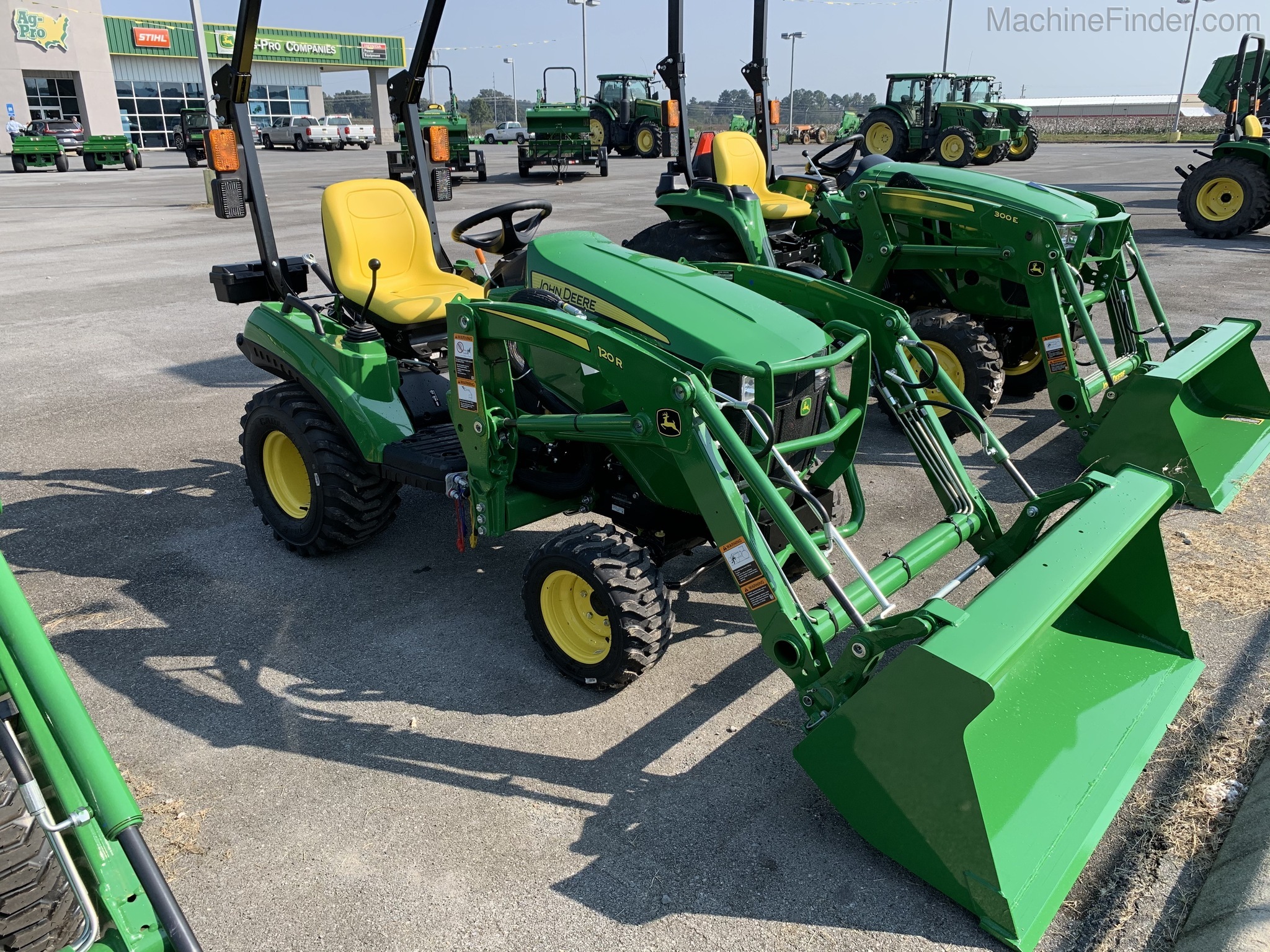 2020 John Deere 1023E Image 3
