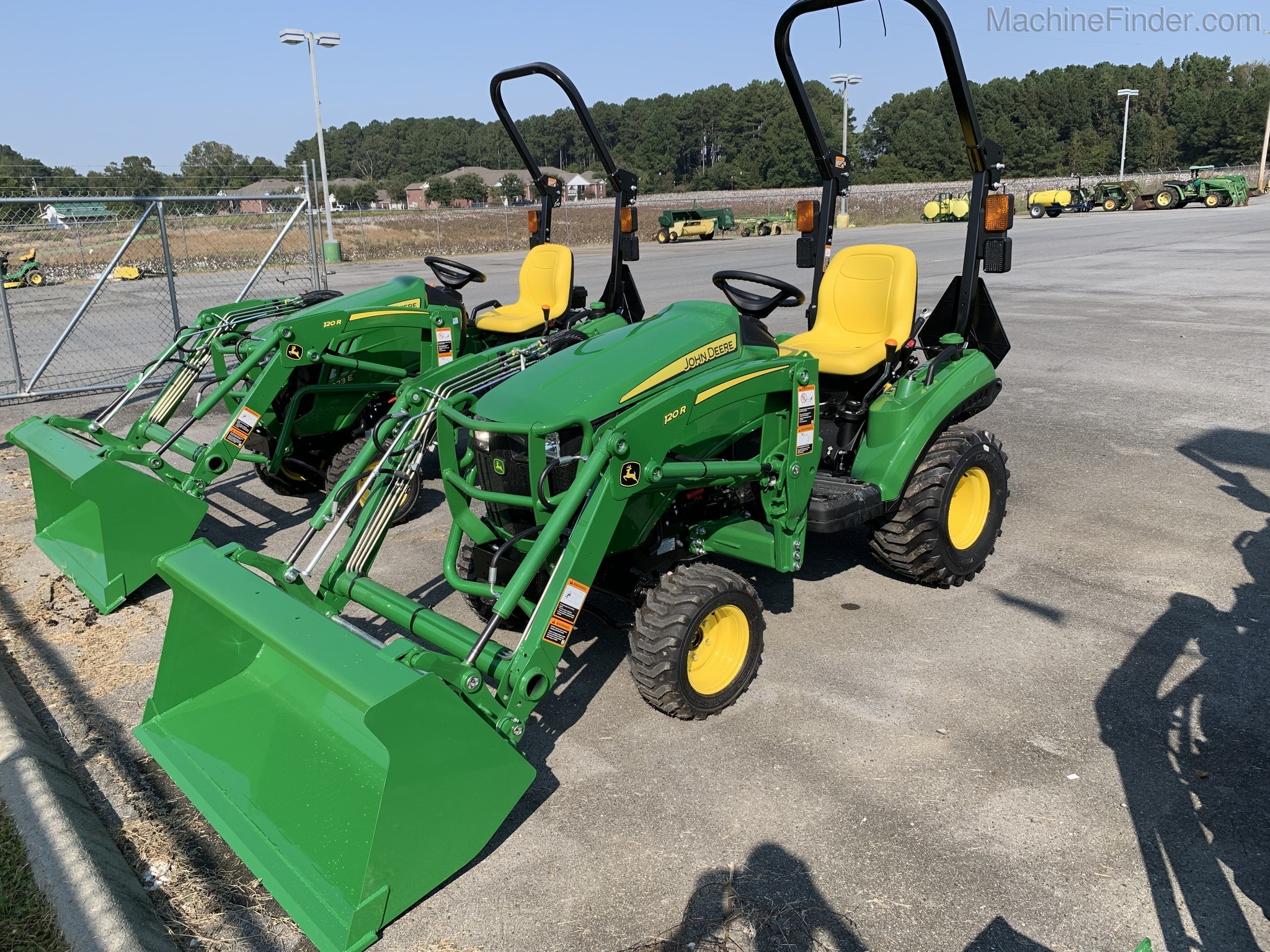2020 John Deere 1023E Image 1