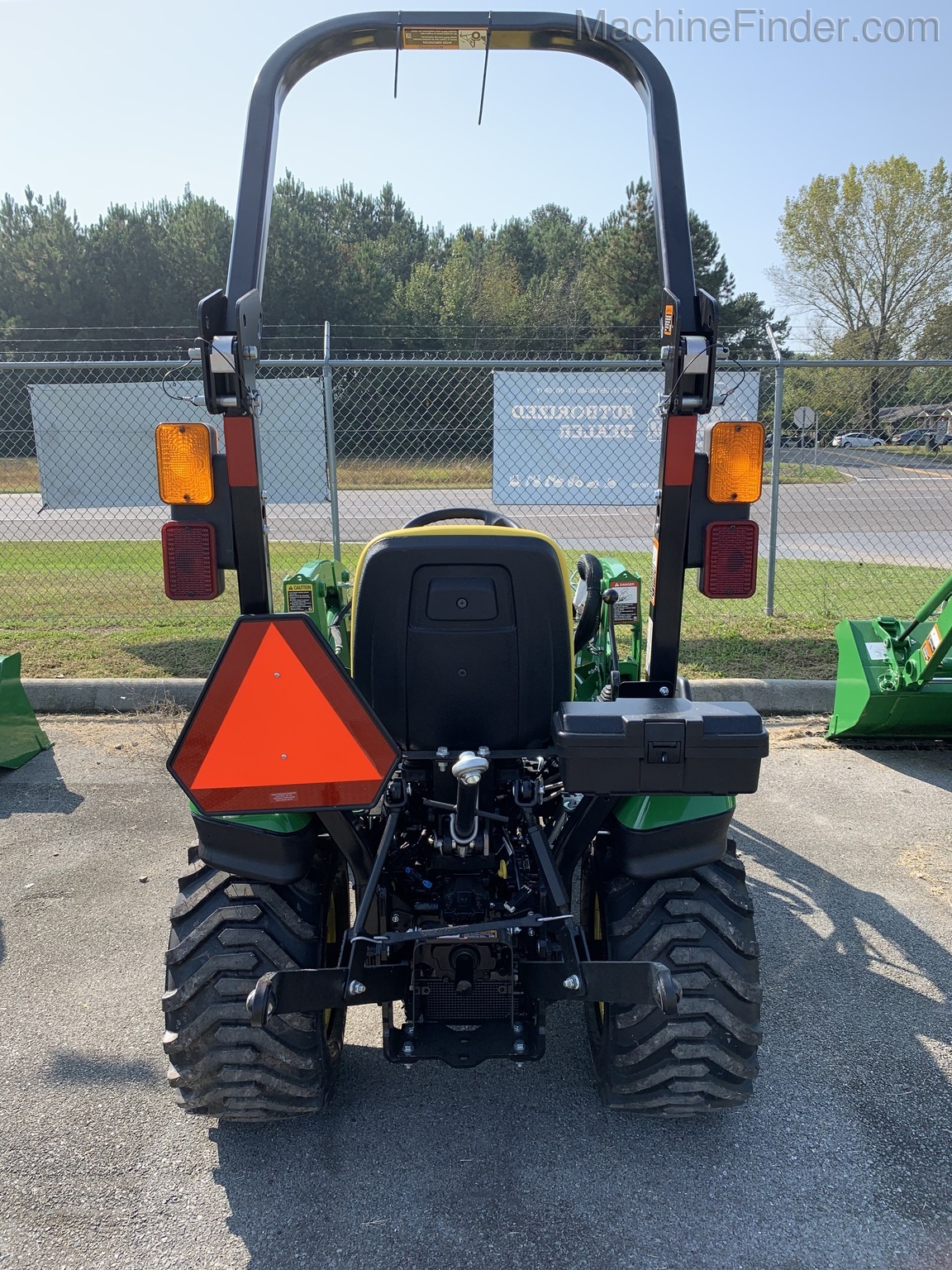 2020 John Deere 1023E Image 4