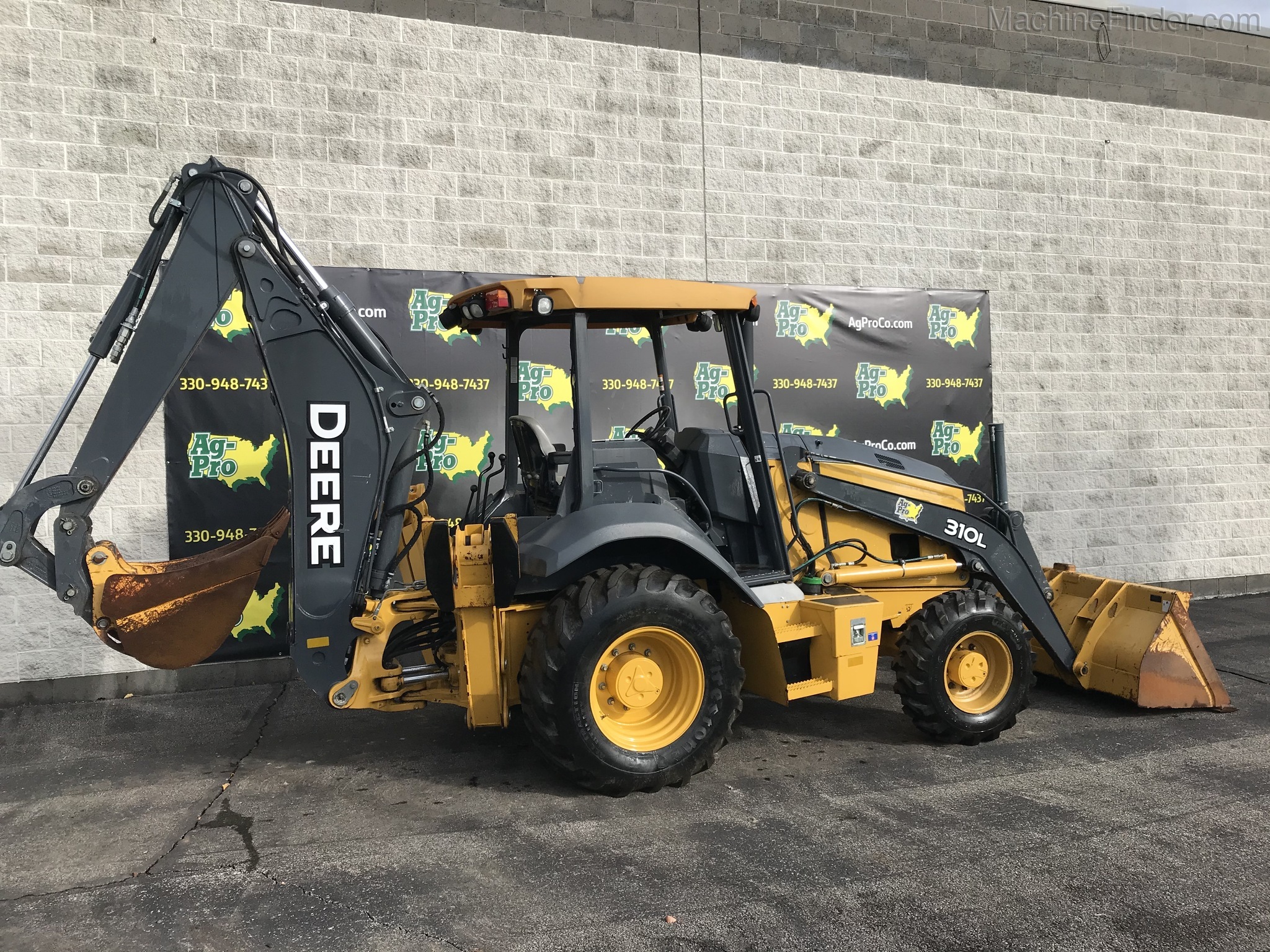 2017 John Deere 310L Image 3