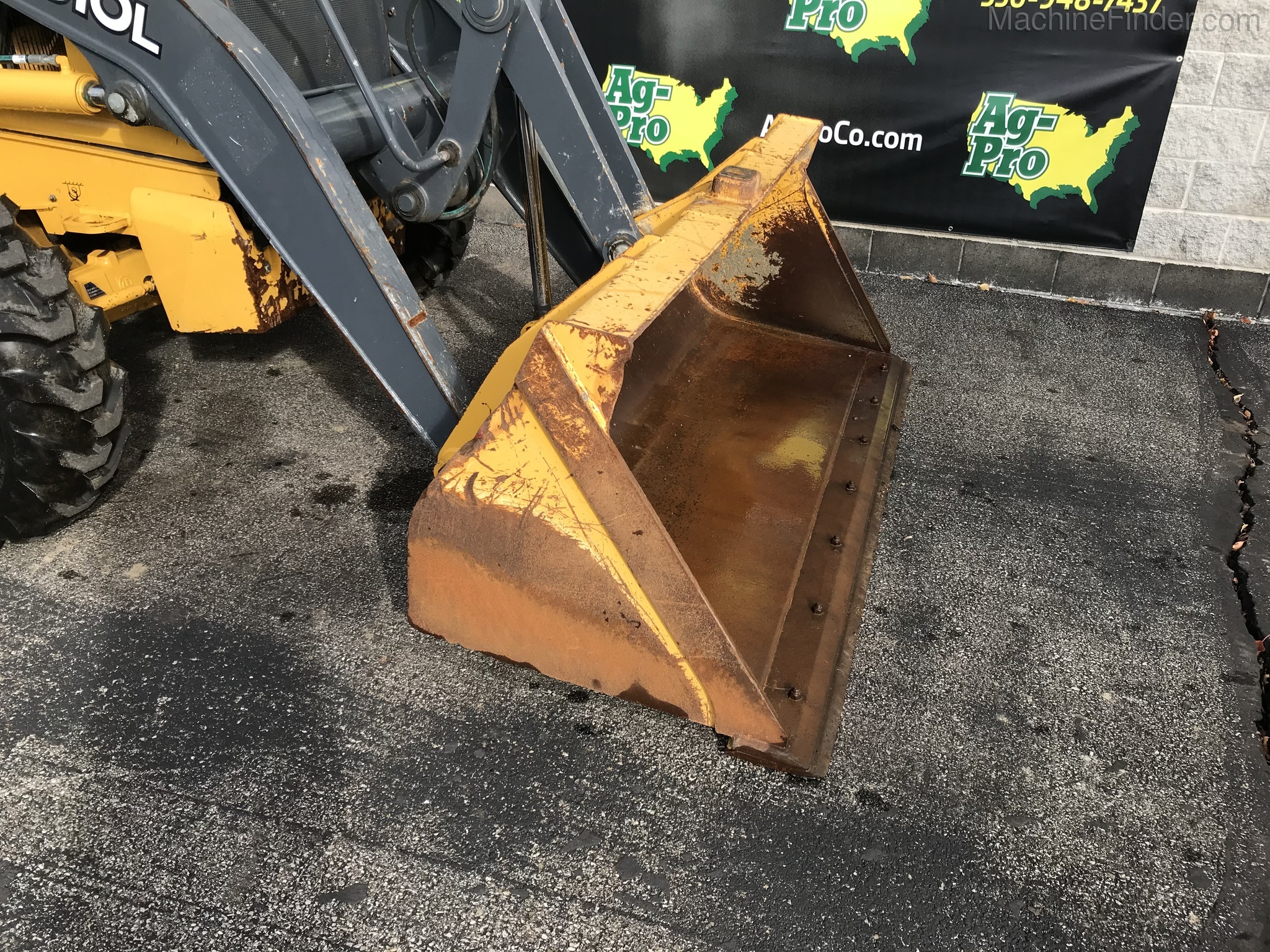 2017 John Deere 310L Image 5