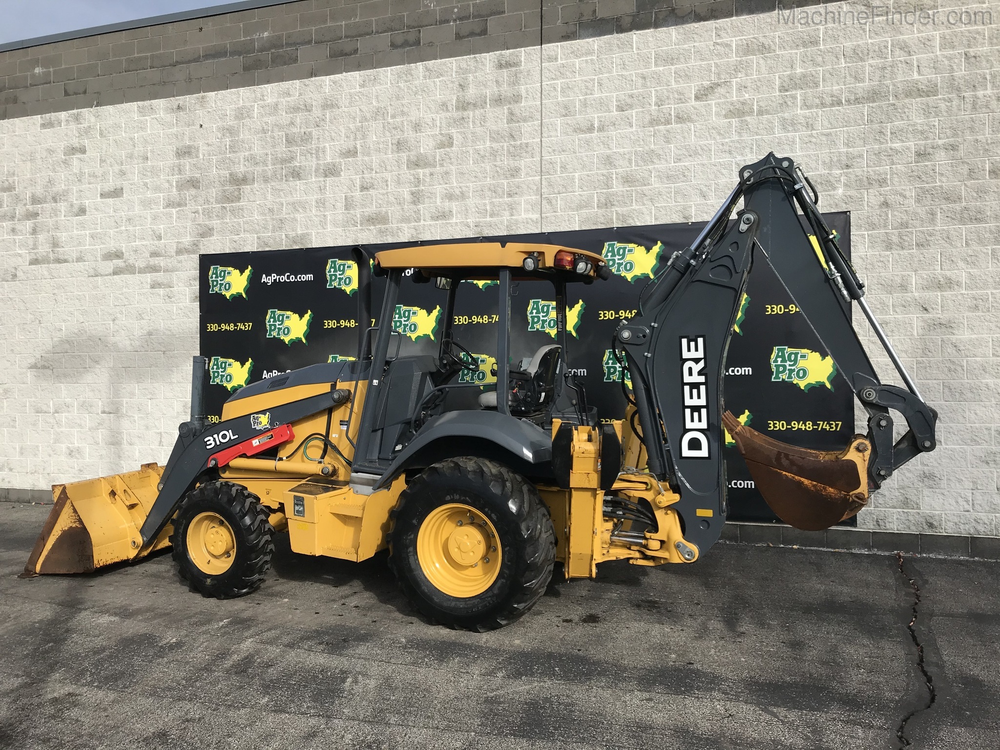 2017 John Deere 310L Image 2