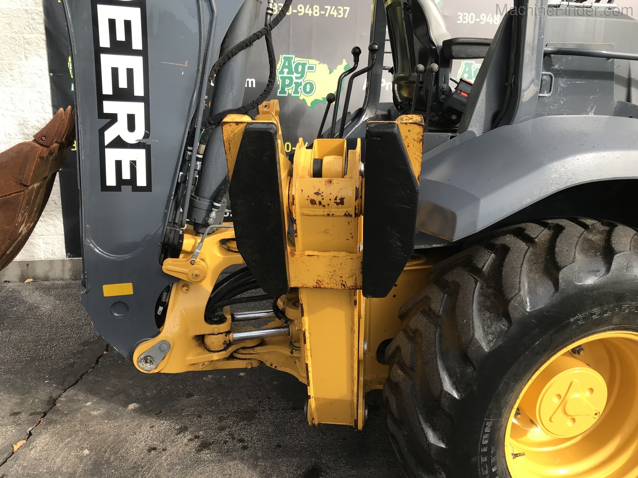 2017 John Deere 310L Image 8