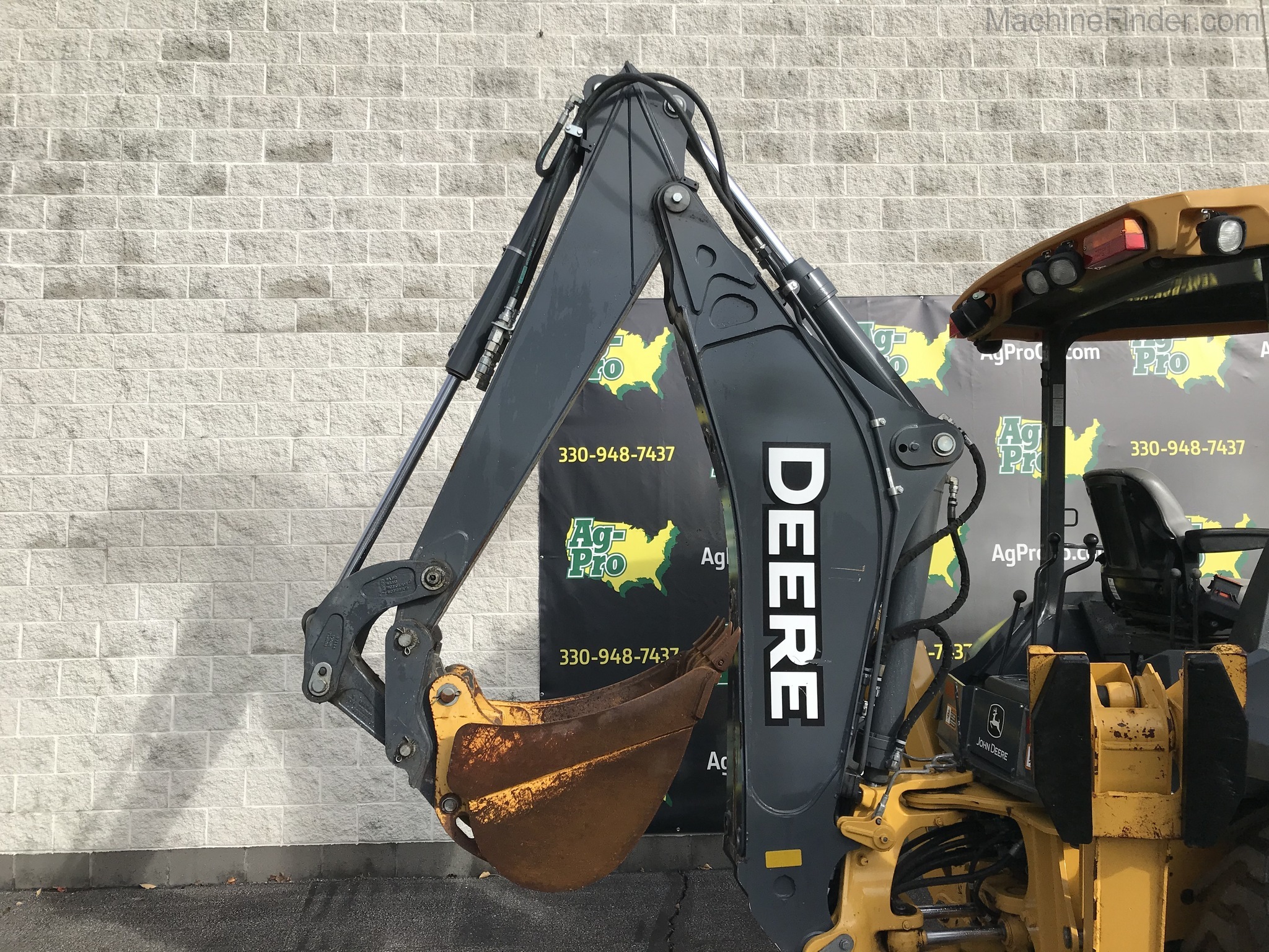 2017 John Deere 310L Image 9