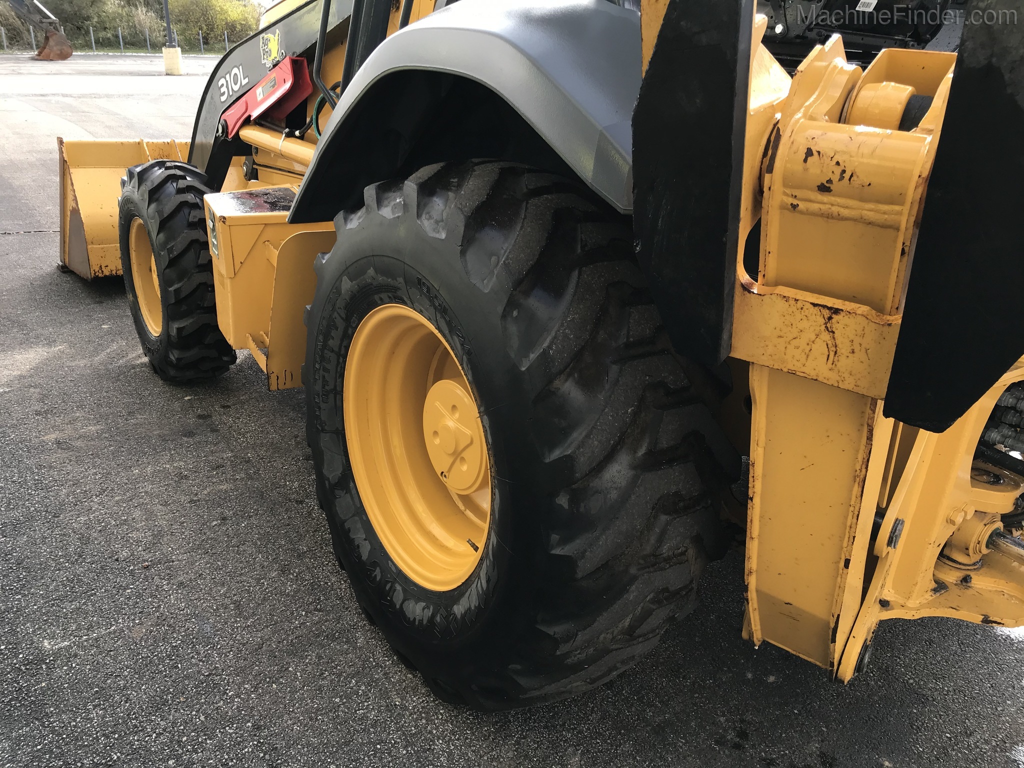 2017 John Deere 310L Image 12