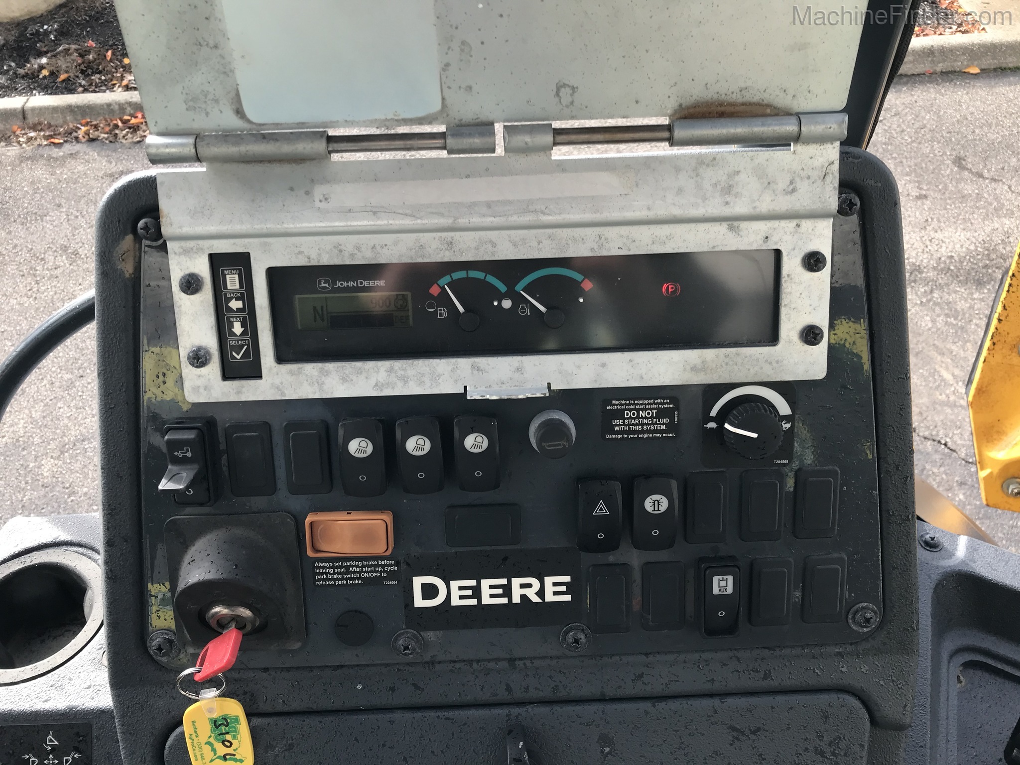 2017 John Deere 310L Image 16