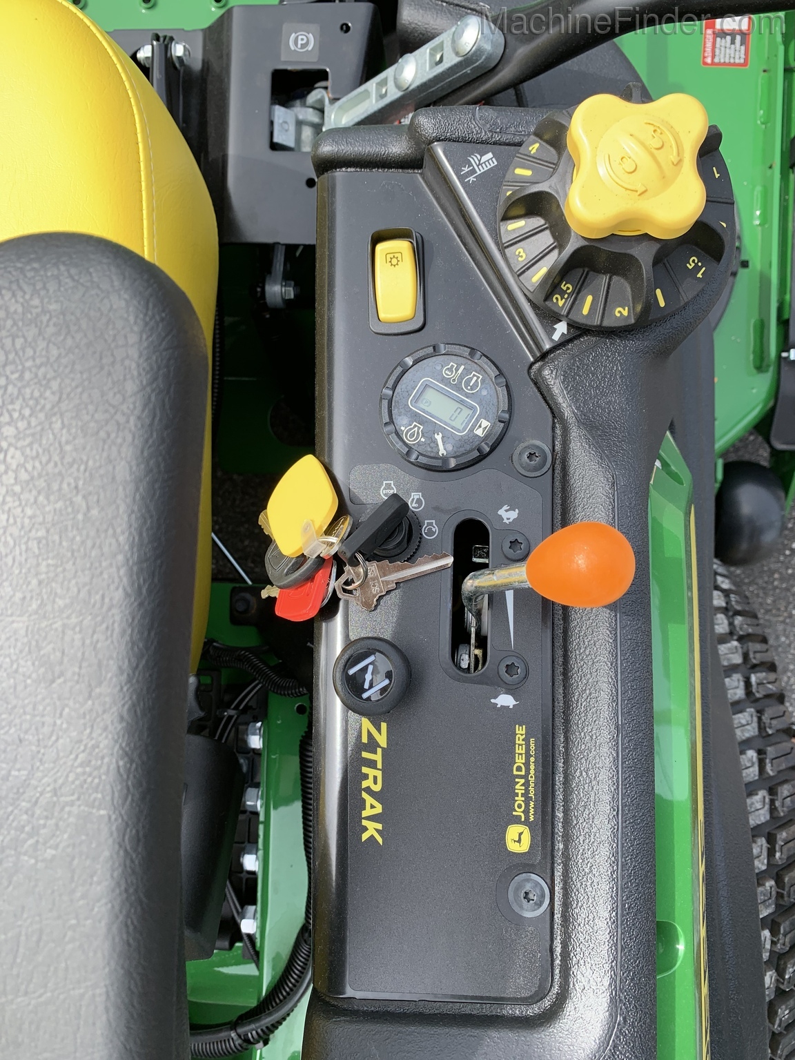 2020 John Deere Z920M Image 8