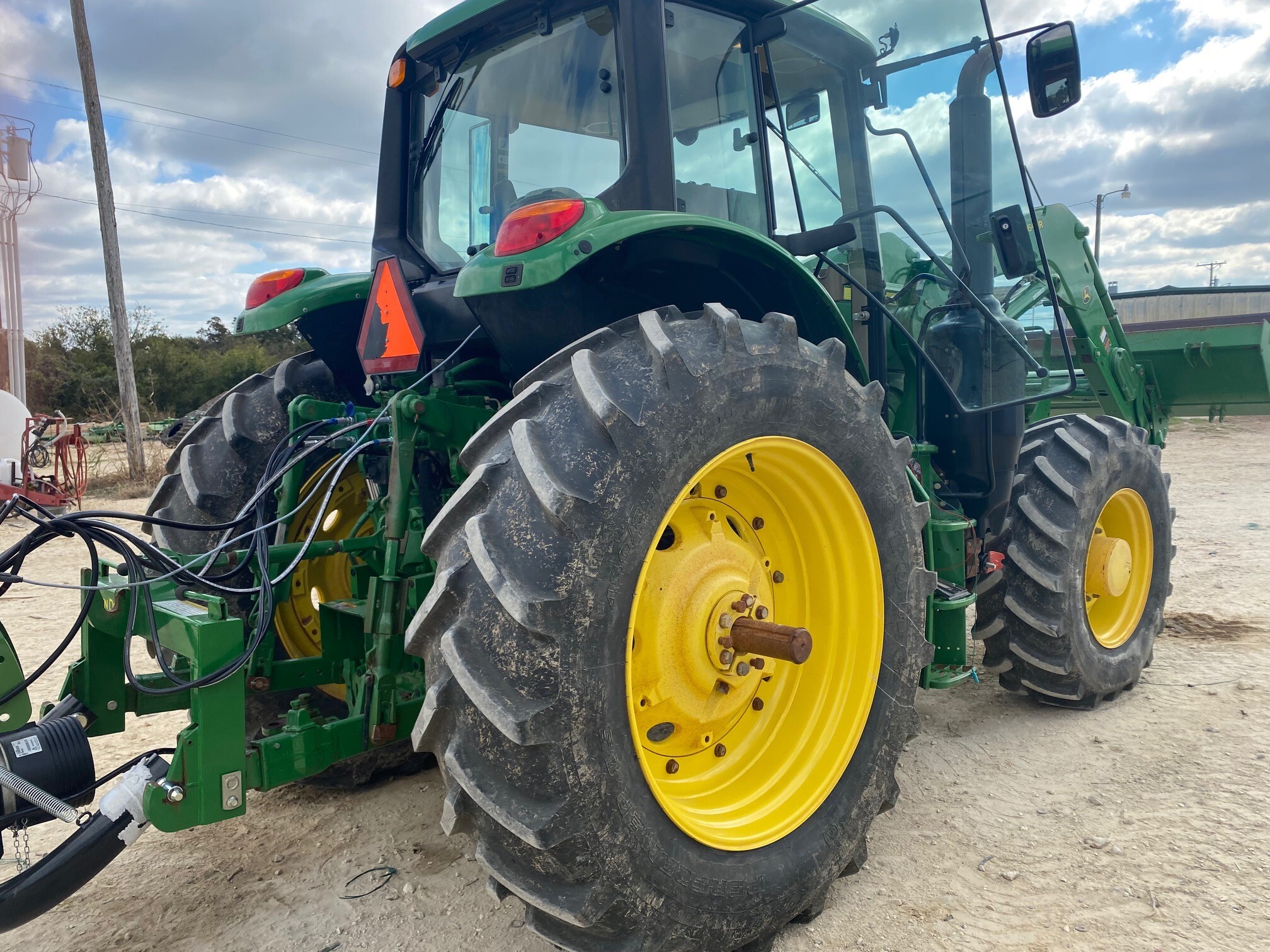 2016 John Deere 6155M Image 5