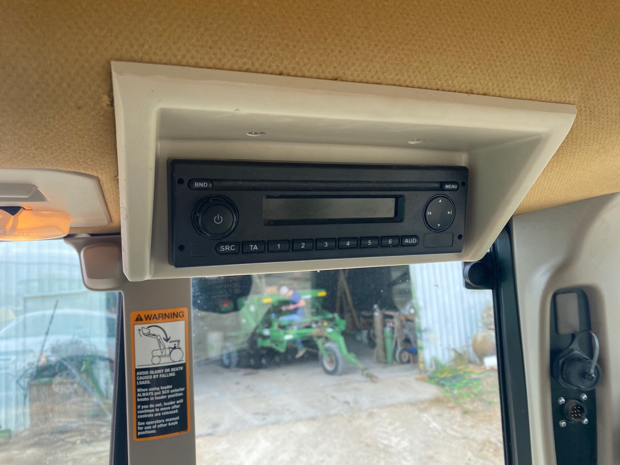 2016 John Deere 6155M Image 11