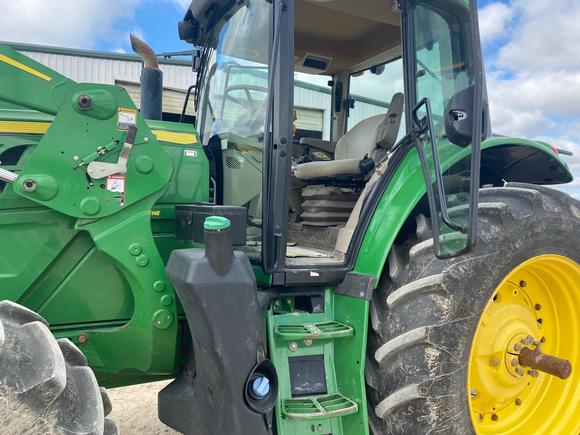 2016 John Deere 6155M Image 4