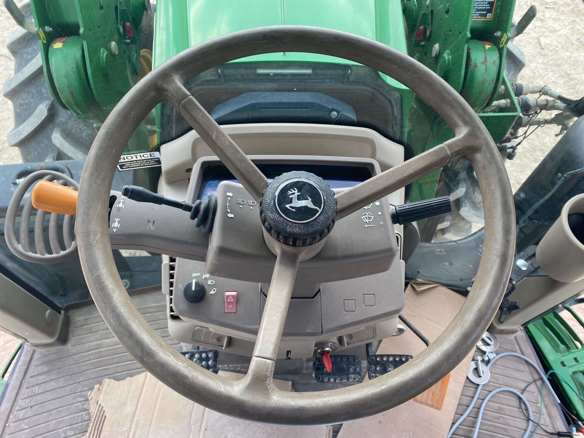 2016 John Deere 6155M Image 8