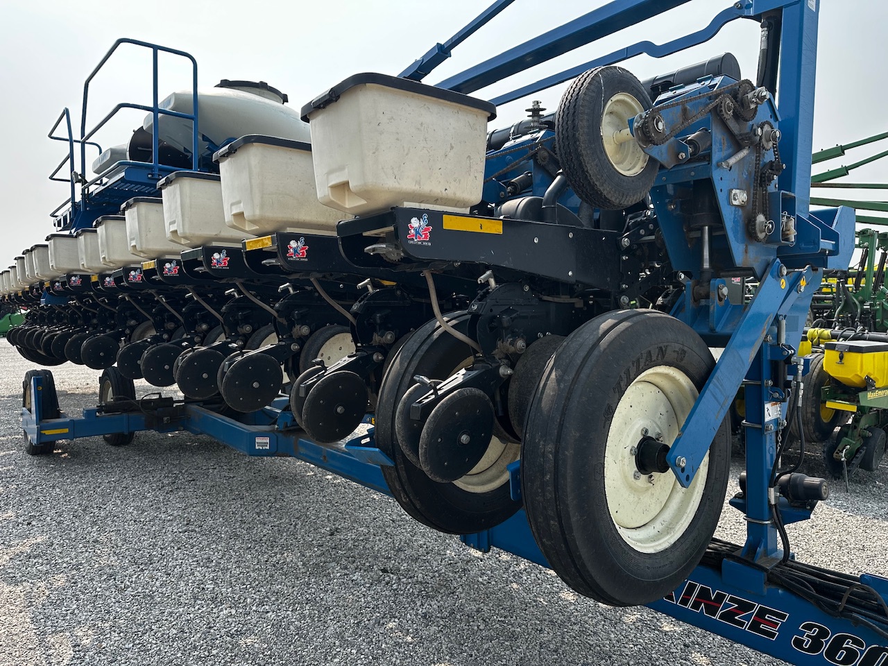  2017 Kinze 3600ASD at Heritage Tractor in Roanoke, IL