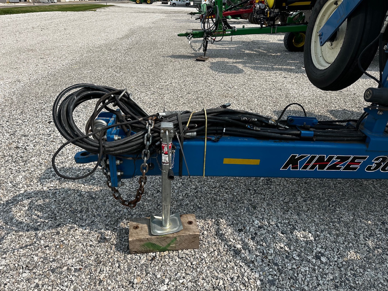  2017 Kinze 3600ASD at Heritage Tractor in Roanoke, IL