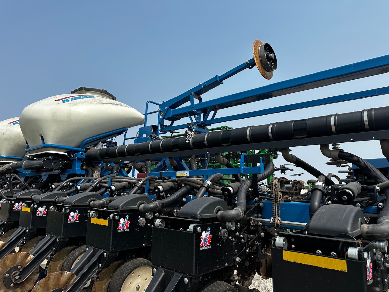  2017 Kinze 3600ASD at Heritage Tractor in Roanoke, IL