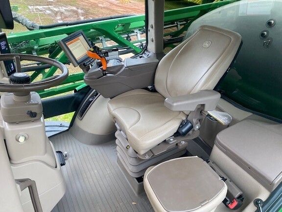 2021 John Deere R4038 Photo 6