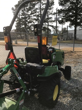 2021 John Deere 1023E Photo 4