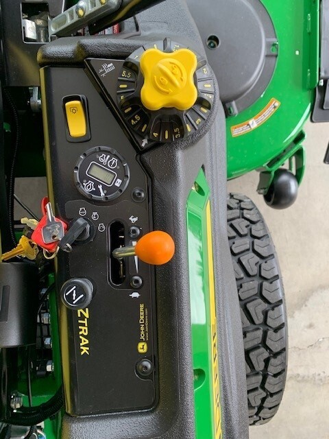2025 John Deere Z960M Image 5