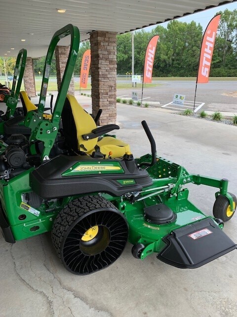 2025 John Deere Z960M Image 3