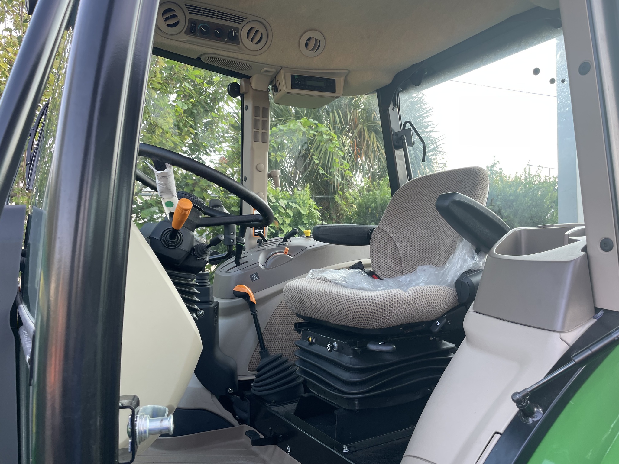 2023 John Deere 5090E Image 4