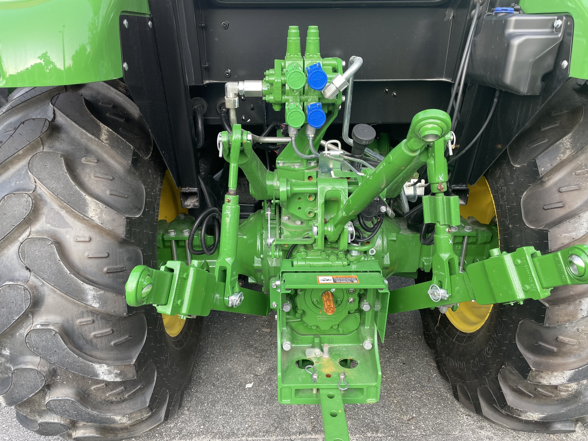 2023 John Deere 5090E Image 5