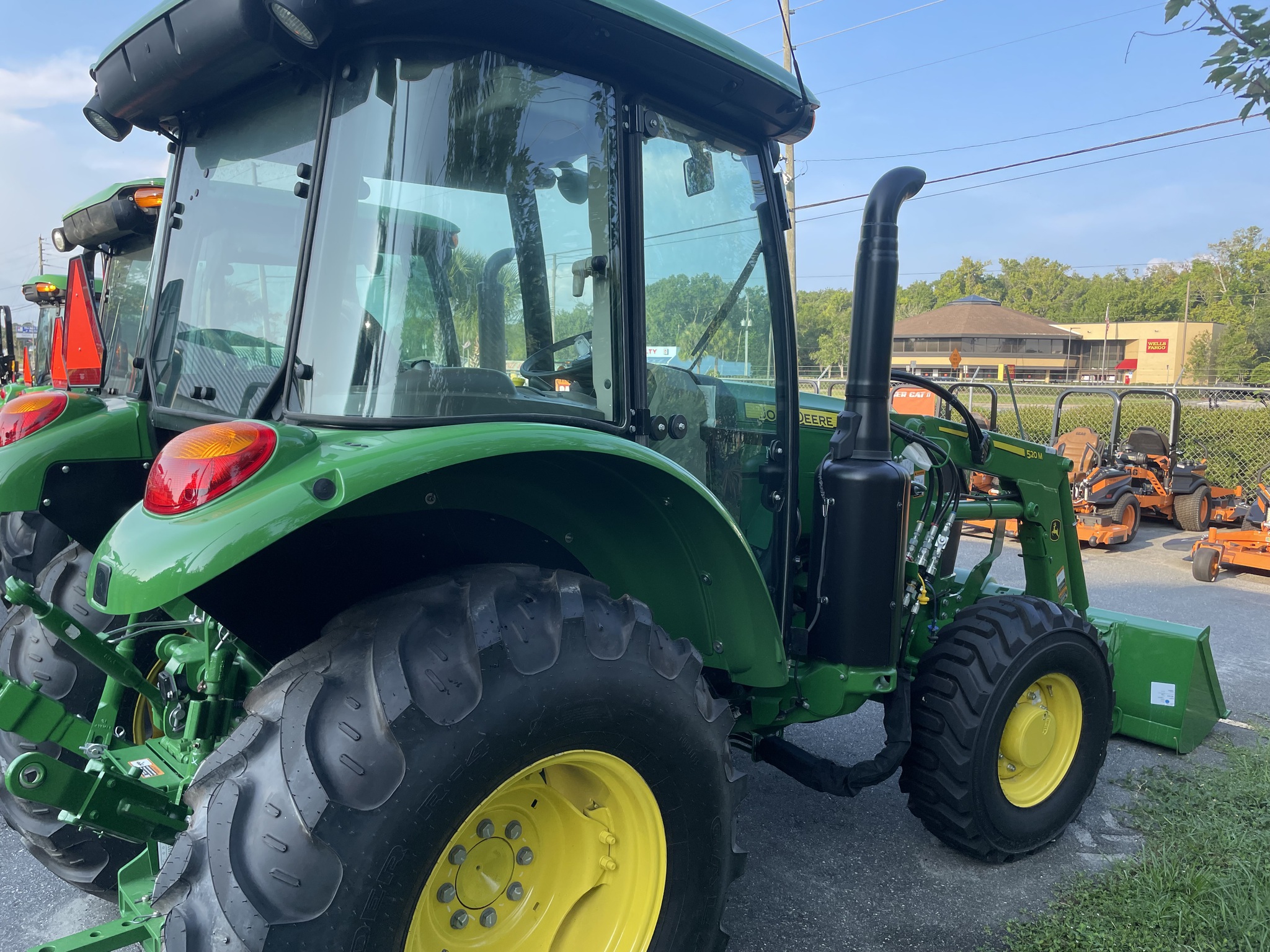 2023 John Deere 5090E Image 2