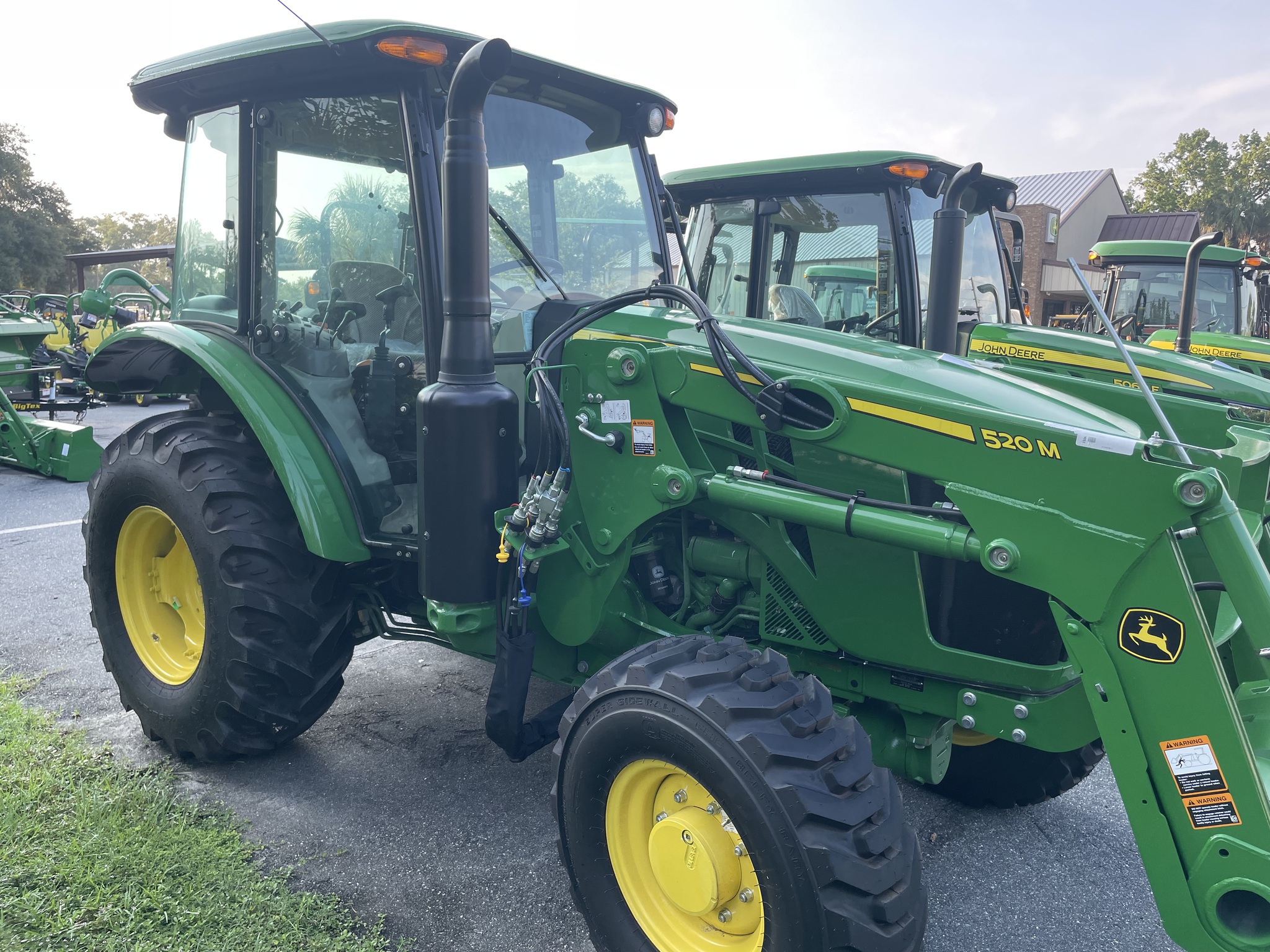 2023 John Deere 5090E Image 3