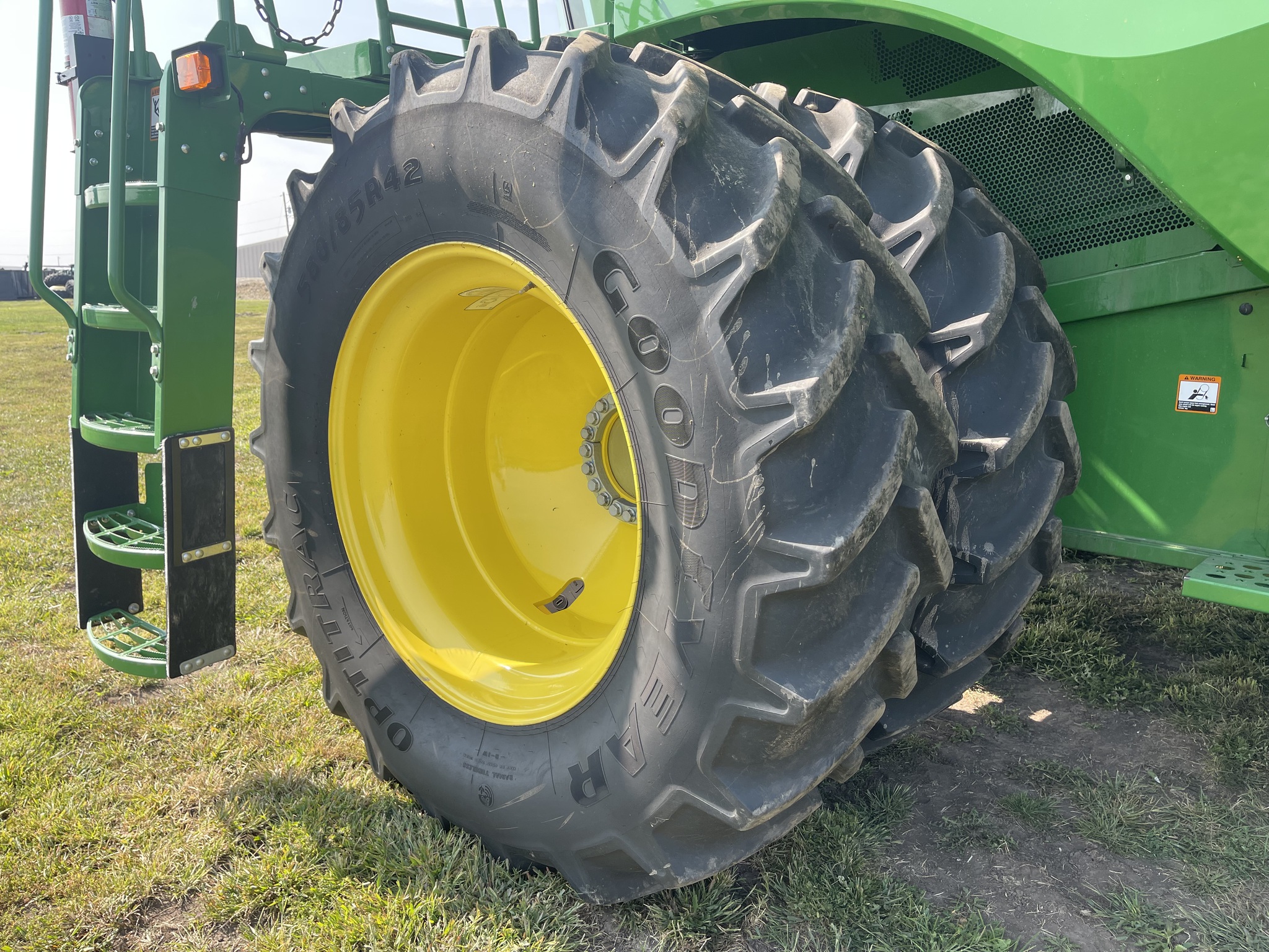  2021 John Deere S780 at Heritage Tractor in Galesburg, IL