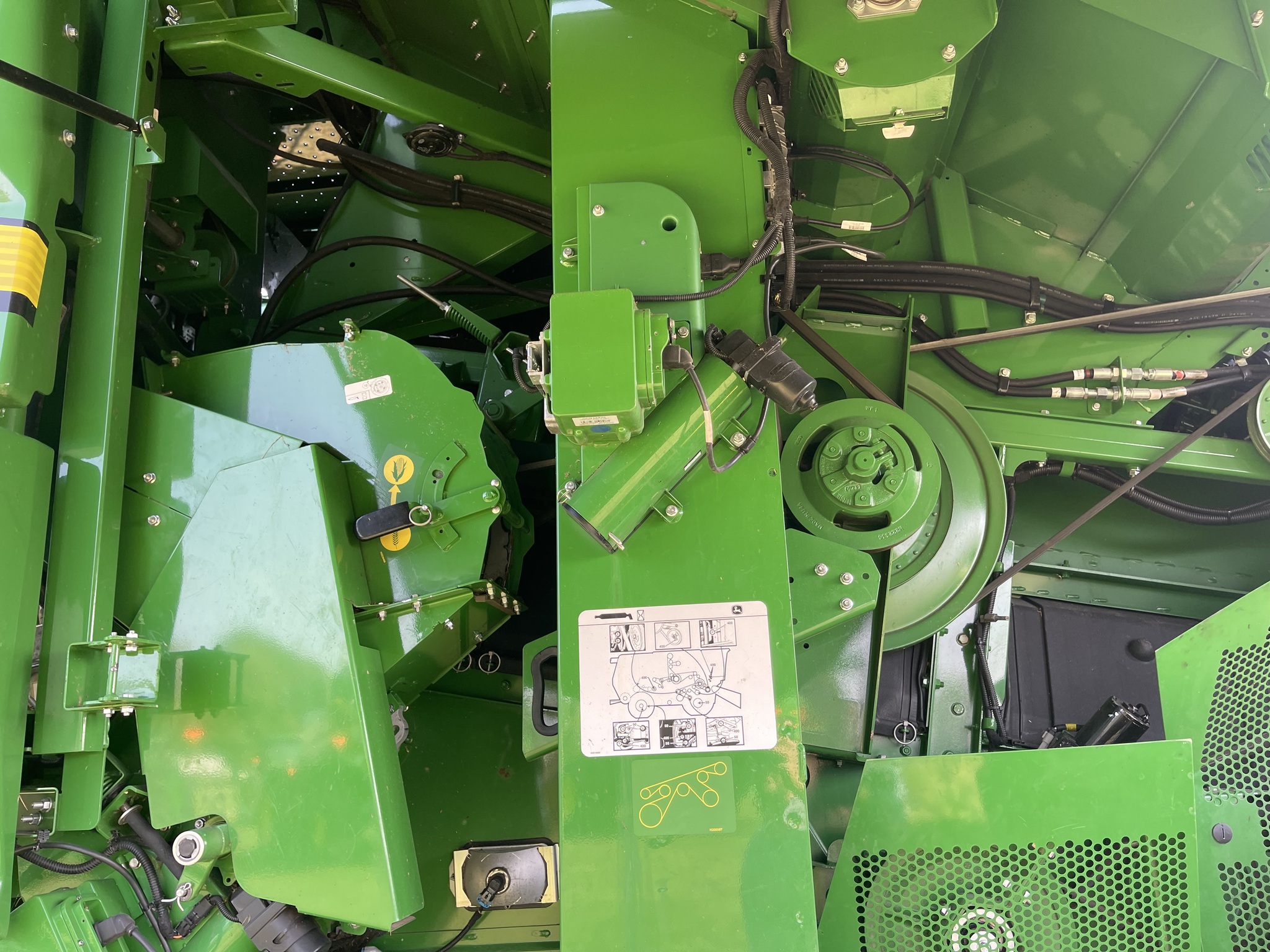  2021 John Deere S780 at Heritage Tractor in Galesburg, IL