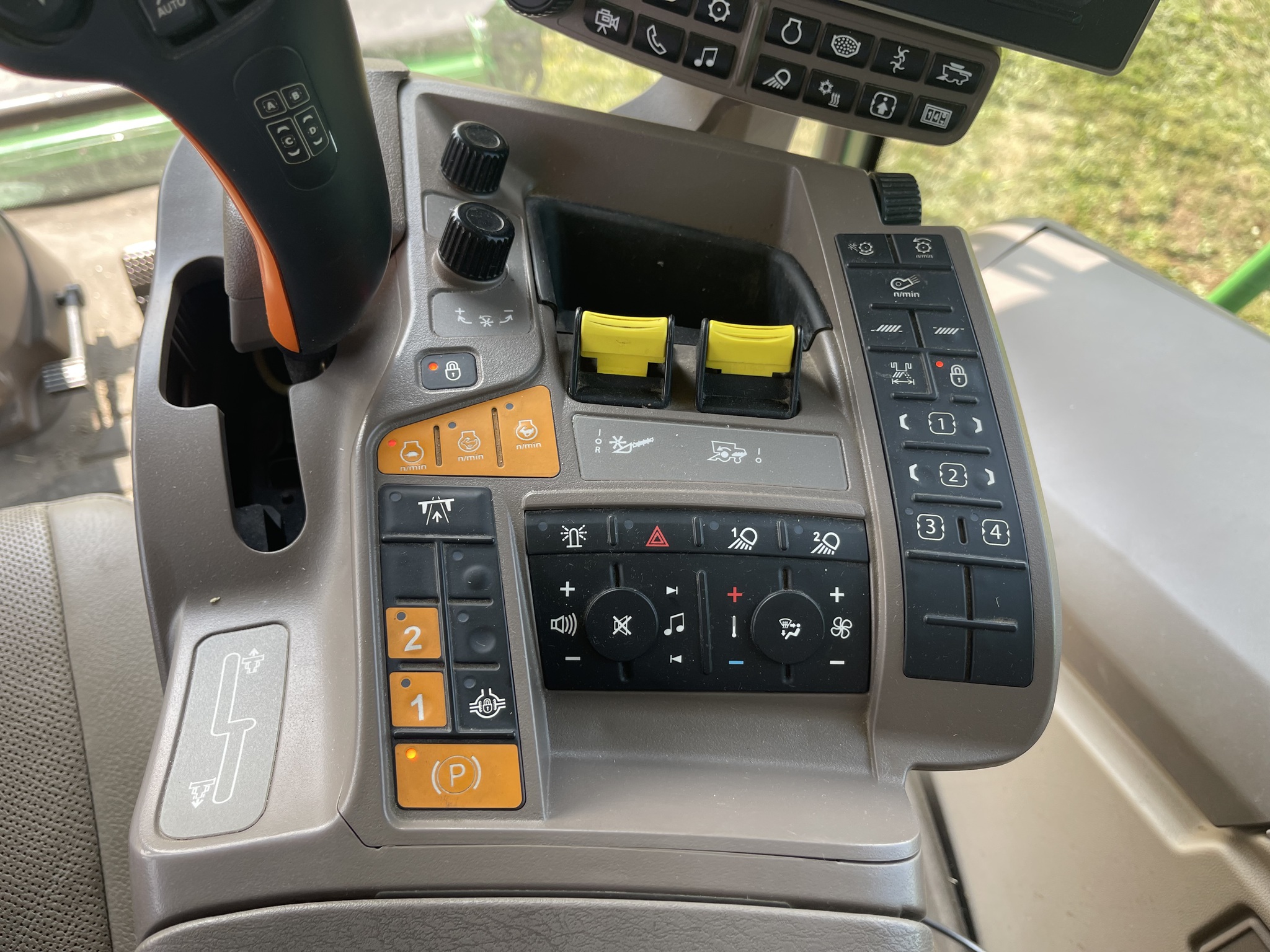  2021 John Deere S780 at Heritage Tractor in Galesburg, IL